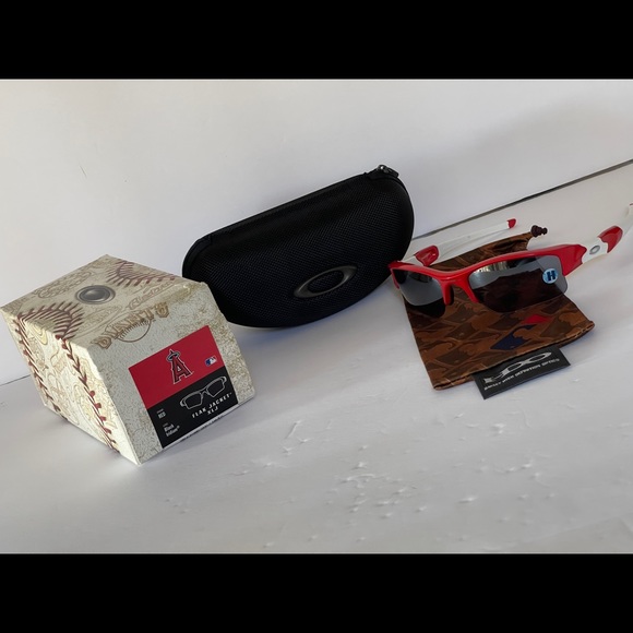 Oakley Sunglasses - Picture 2 of 13